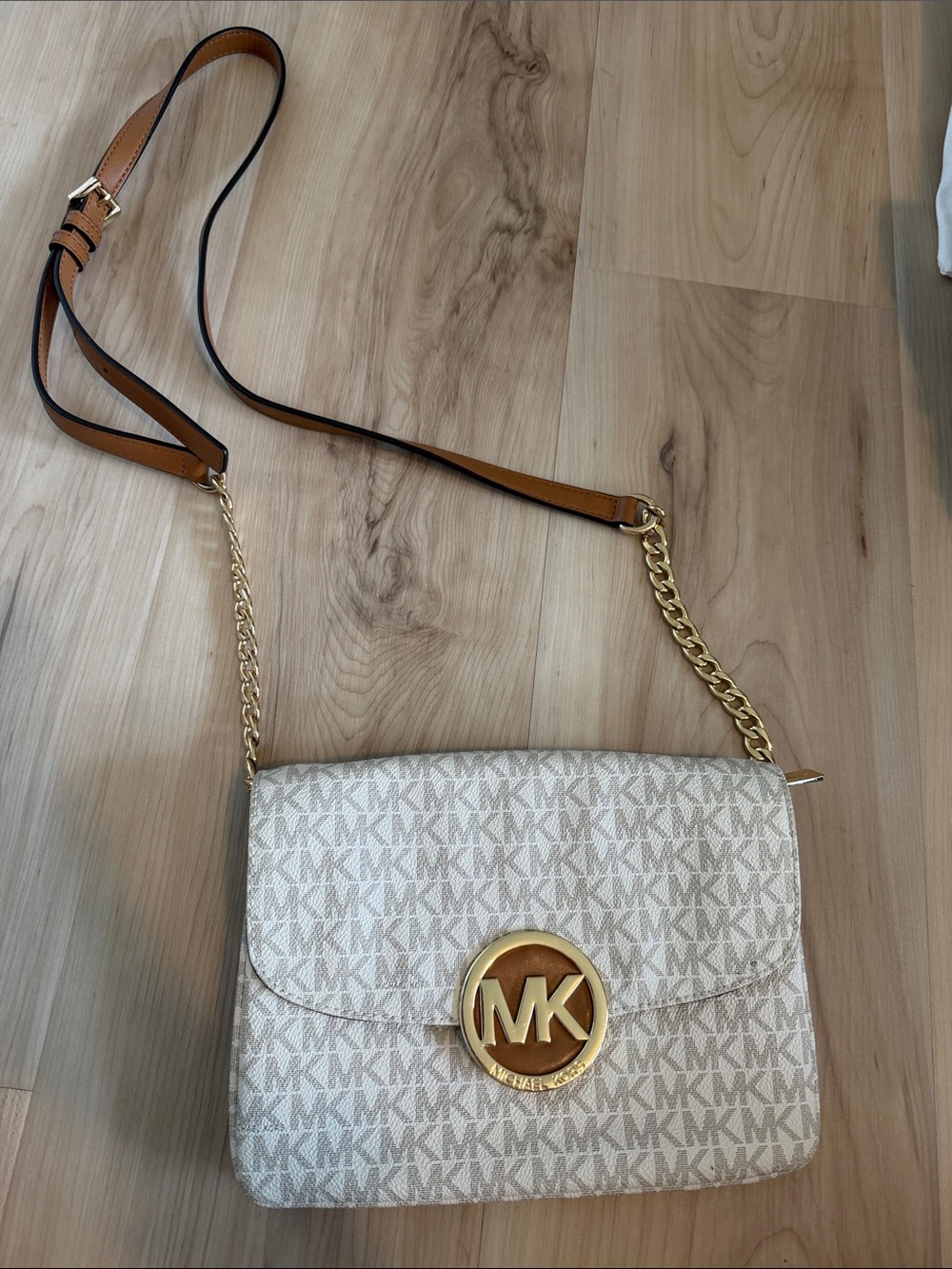 Michael Kors Fulton Cross Body
